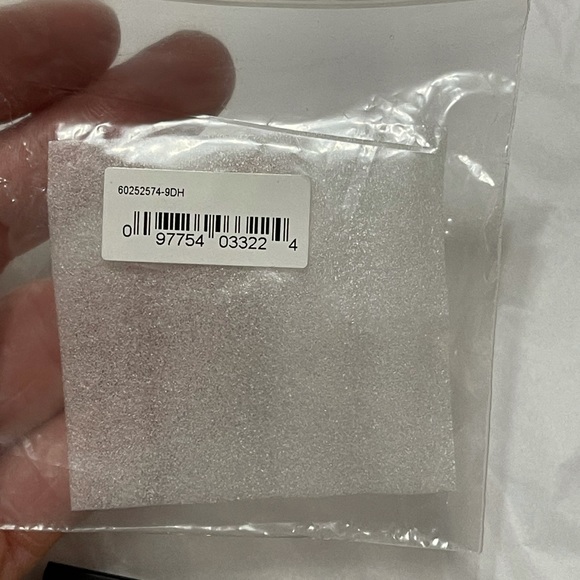 NWT One Size Women’s Givenchy Crystal Necklace In Golden Color - Picture 4 of 6